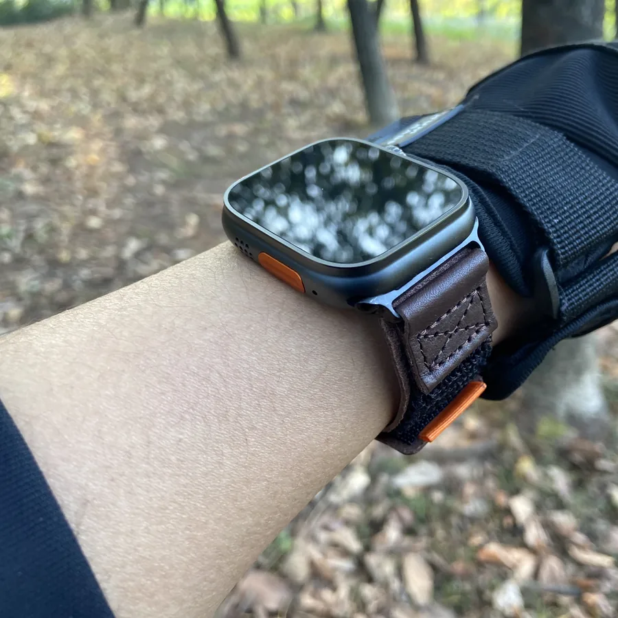 DV02 Apple Watch comfort setup on wrist