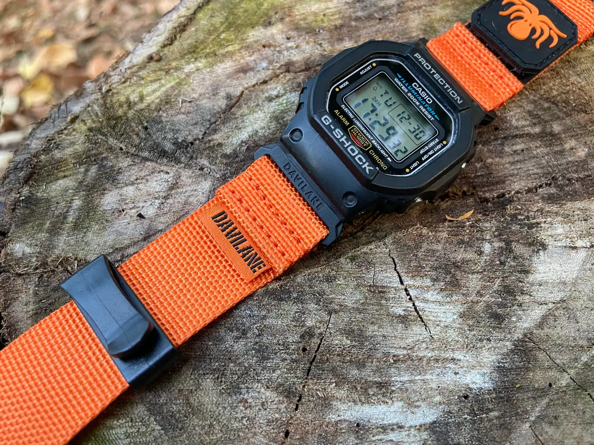 DW-5600 / GW-M5610 DAVILANE MOLLE Nylon keeper detail