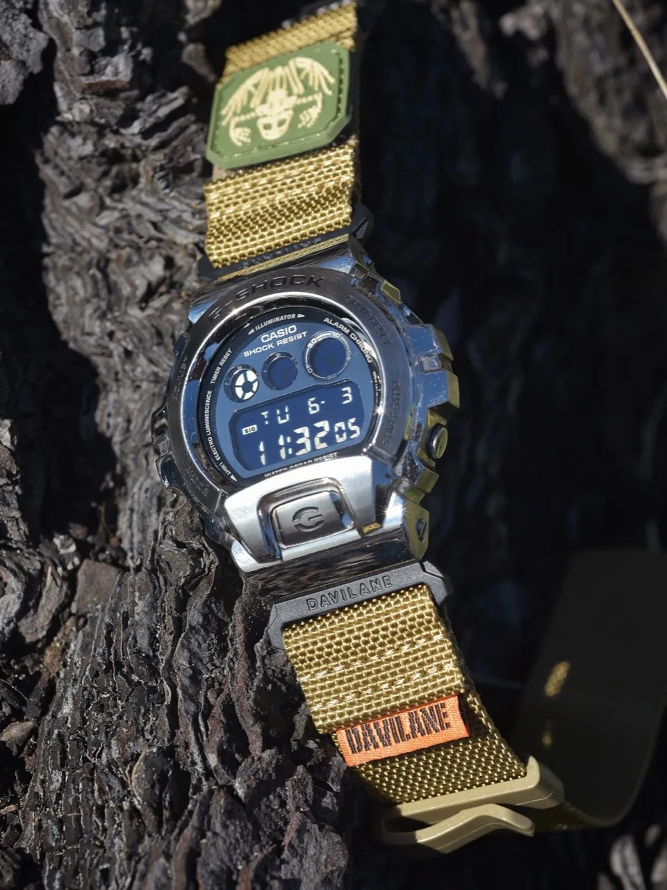 Silver GW-6900 with khaki DAVILANE MOLLE nylon band